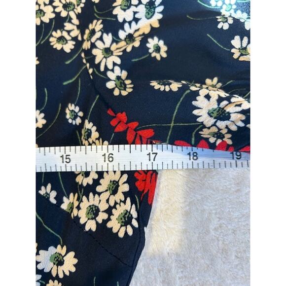 MADEWELL Ruffle-Wrap Dress in Hillside Daisies Navy Floral Size 4 Versatile - Picture 9 of 11